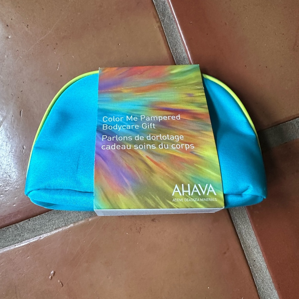 AHAVA color me pampered bodycare travel kit